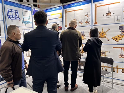 Η γερμανική έκθεση γυαλιού βρίσκεται σε εξέλιξη